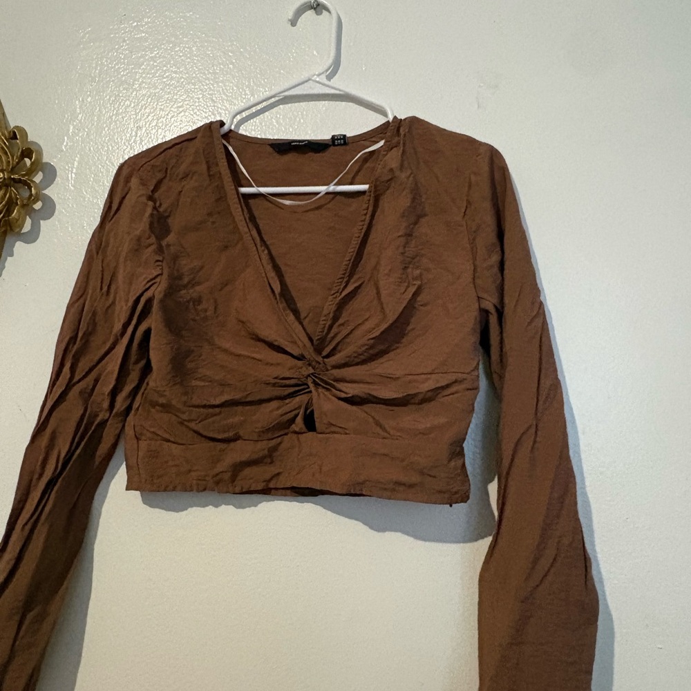 Vero Moda Chocolate Brown Twist-Front Long Sleeve Crop Top - Picture 3 of 5